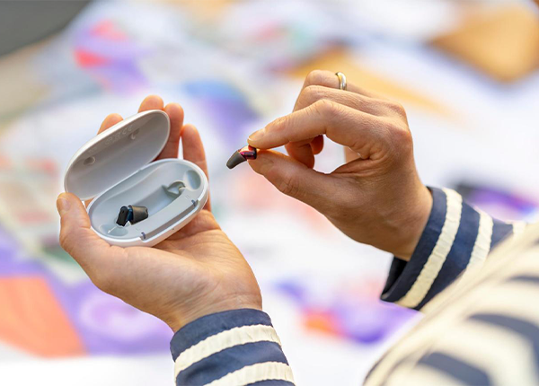 apparecchio acustito invisibile